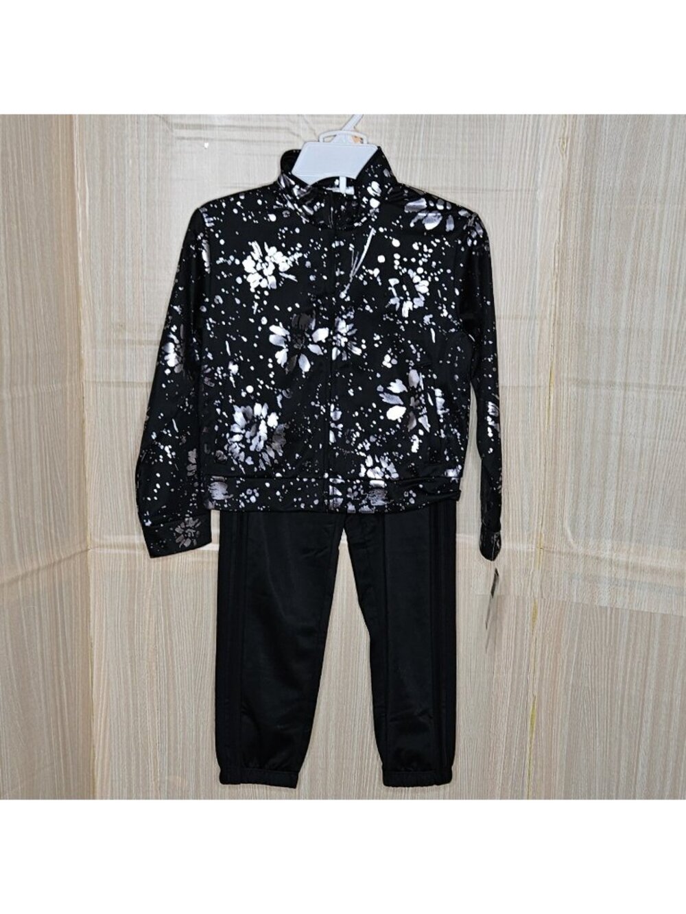 Adidas Girls New Black Metallic Silver 2 Piece Track Suit 6X - Picture 2 of 8